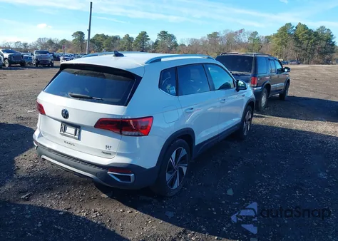 2024 Volkswagen Taos 1.5T Se z USA, uszkodzony, nr VIN 3VVUX7B28RM068871